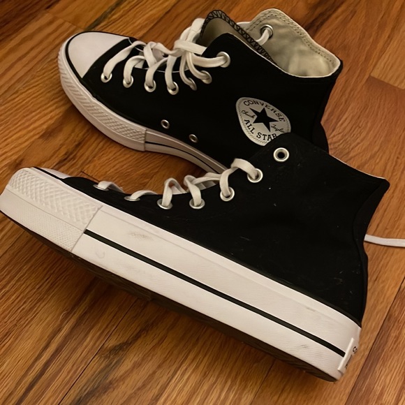 Platform Converse Brand New Never Worn - Picture 3 of 4